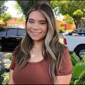 Meet your Posher, Elena